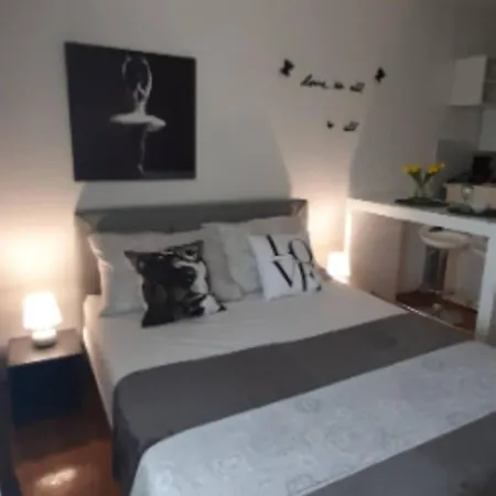 Recently Renovated Five Bedroom Villa Split
